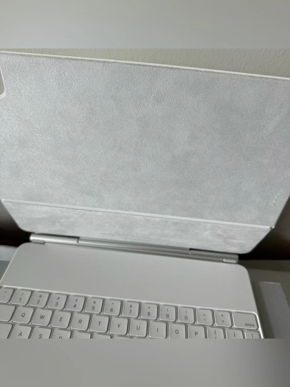 APPLE iPad Pro 12.9-inch (3rd, 4th, 5th, or 6th gen) Magic Keyboard White